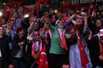 Cumhurbaşkanı Recep Tayyip Erdoğan ile Gençlik ve Spor Bakanı Akif Çağatay Kılıç, Sinan Erdem Spor Salonu'nda düzenlenen Rizeliler Buluşuyor etkinliğine katıldı.