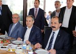Gençlik ve Spor Bakanı Akif Çağatay Kılıç, Samsun Belediye Başkanı, Tekkeköy İlçe Başkanı ve Muhtarlarla kahvaltı programında bir araya geldi.