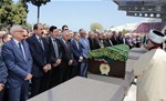 Gençlik ve Spor Bakanı Akif Çağatay Kılıç, Samsun Kuyumcular Odası Başkanı Tevfik Sönmez'in babası merhum Mehmet Sönmez'in cenaze törenine katıldı.