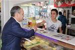 Gençlik ve Spor Bakanı Akif Çağatay Kılıç, Samsun'un Canik İlçesi'nde esnaf ziyaretinde bulundu.