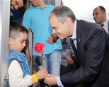 Gençlik ve Spor Bakanı Akif Çağatay Kılıç, Konya Beyşehir'de esnaf ziyareti yaptı.