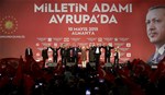 Cumhurbaşkanı Recep Tayyip Erdoğan ile Gençlik ve Spor Bakanı Akif Çağatay Kılıç, Almanya'nın Karlsruhe şehrinde DM Arena'da düzenlenen Gençlik Buluşması Etkinliğine katıldı.