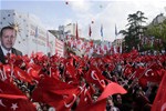 Cumhurbaşkanı Recep Tayyip Erdoğan ile Gençlik ve Spor Bakanı Akif Çağatay Kılıç, Trabzon'da düzenlenen toplu açılış törenine katıldı.