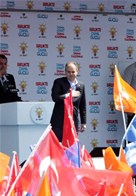 Başbakan Ahmet Davutoğlu ile Gençlik ve Spor Bakanı Akif Çağatay Kılıç, Ak Parti Isparta Mitingine katıldı.