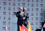 Başbakan Ahmet Davutoğlu ile Gençlik ve Spor Bakanı Akif Çağatay Kılıç, Ak Parti Isparta Mitingine katıldı.