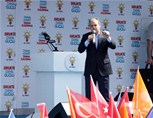 Başbakan Ahmet Davutoğlu ile Gençlik ve Spor Bakanı Akif Çağatay Kılıç, Ak Parti Isparta Mitingine katıldı.