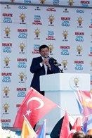 Başbakan Ahmet Davutoğlu ile Gençlik ve Spor Bakanı Akif Çağatay Kılıç, Ak Parti Isparta Mitingine katıldı.