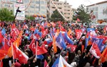 Başbakan Ahmet Davutoğlu ile Gençlik ve Spor Bakanı Akif Çağatay Kılıç, Ak Parti Burdur Mitingine katıldı.