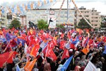 Başbakan Ahmet Davutoğlu ile Gençlik ve Spor Bakanı Akif Çağatay Kılıç, Ak Parti Burdur Mitingine katıldı.