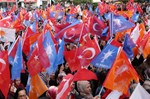 Başbakan Ahmet Davutoğlu ile Gençlik ve Spor Bakanı Akif Çağatay Kılıç, Ak Parti Burdur Mitingine katıldı.
