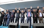 Başbakan Ahmet Davutoğlu ile Gençlik ve Spor Bakanı Akif Çağatay Kılıç, Ak Parti Burdur Mitingine katıldı.