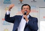 Başbakan Ahmet Davutoğlu ile Gençlik ve Spor Bakanı Akif Çağatay Kılıç, Ak Parti Burdur Mitingine katıldı.
