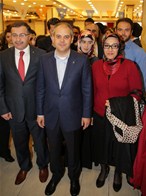 Gençlik ve Spor Bakanı Akif Çağatay Kılıç, Sivas Öğretmenevi'nde STK Başkanları ile öğle yemeğinde bir araya geldi.