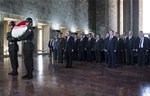 Gençlik ve Spor Bakanı Akif Çağatay Kılıç, 19 Mayıs Atatürk’ü Anma, Gençlik ve Spor Bayramı ile Gençlik Haftası başlangıcı çerçevesinde Anıtkabir ziyareti gerçekleştirdi.