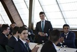 Gençlik ve Spor Bakanı Akif Çağatay Kılıç, Gençlik Haftası programı çerçevesinde kutlamalar için Ankara’ya gelen temsilci gençleri kabul etti.