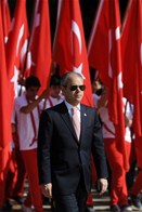 Gençlik ve Spor Bakanı Akif Çağatay Kılıç, 19 Mayıs Atatürk’ü Anma Gençlik ve Spor Bayramı dolasıyla Anıtkabir'de gerçekleştirilen resmi törene katıldı.