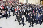 Gençlik ve Spor Bakanı Akif Çağatay Kılıç, 19 Mayıs Atatürk’ü Anma Gençlik ve Spor Bayramı dolasıyla Anıtkabir'de gerçekleştirilen resmi törene katıldı.