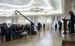 Başbakan Ahmet Davutoğlu, Gençlik ve Spor Bakanı Akif Çağatay Kılıç ile beraberindeki gençleri Çankaya Köşkü'nde kabul etti.