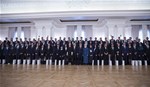 Başbakan Ahmet Davutoğlu, Gençlik ve Spor Bakanı Akif Çağatay Kılıç ile beraberindeki gençleri Çankaya Köşkü'nde kabul etti.