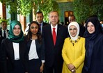 Cumhurbaşkanı Recep Tayyip Erdoğan, Gençlik ve Spor Bakanı Akif Çağatay Kılıç ile beraberindeki gençleri Cumhurbaşkanlığı Sarayı'nda kabul etti.