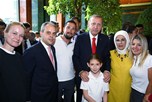 Cumhurbaşkanı Recep Tayyip Erdoğan, Gençlik ve Spor Bakanı Akif Çağatay Kılıç ile beraberindeki gençleri Cumhurbaşkanlığı Sarayı'nda kabul etti.