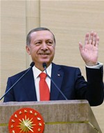 Cumhurbaşkanı Recep Tayyip Erdoğan, Gençlik ve Spor Bakanı Akif Çağatay Kılıç ile beraberindeki gençleri Cumhurbaşkanlığı Sarayı'nda kabul etti.