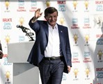 Başbakan Ahmet Davutoğlu ile Gençlik ve Spor Bakanı Akif Çağatay Kılıç, Ak Parti Tokat Mitingine katıldı.
