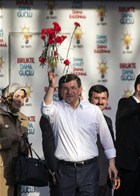 Başbakan Ahmet Davutoğlu ile Gençlik ve Spor Bakanı Akif Çağatay Kılıç, Ak Parti Tokat Mitingine katıldı.