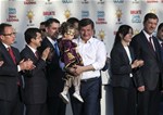 Başbakan Ahmet Davutoğlu ile Gençlik ve Spor Bakanı Akif Çağatay Kılıç, Ak Parti Tokat Mitingine katıldı.