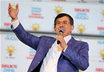 Başbakan Ahmet Davutoğlu ile Gençlik ve Spor Bakanı Akif Çağatay Kılıç, Ak Parti Amasya Mitingine katıldı.