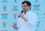Başbakan Ahmet Davutoğlu ile Gençlik ve Spor Bakanı Akif Çağatay Kılıç, Ak Parti Sinop Mitingine katıldı.