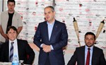 Gençlik ve Spor Bakanı Akif Çağatay Kılıç, Muhtarlar, belediye başkanı, belediye meclis üyeleri, gençlik kolları, kadın kolları başkanları ve stk temsilcileri ile kahvaltı programına katıldı.