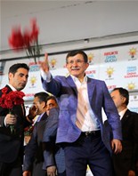 Başbakan Ahmet Davutoğlu ile Gençlik ve Spor Bakanı Akif Çağatay Kılıç, Ak Parti Amasya Mitingine katıldı.
