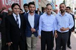 Gençlik ve Spor Bakanı Akif Çağatay Kılıç, Yakakentli hemşehrileri ile sohbet etti.