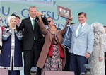 Cumhurbaşkanı Recep Tayyip Erdoğan, Başbakan Ahmet Davutoğlu ile Gençlik ve Spor Bakanı Akif Çağatay Kılıç, Ordu - Giresun Havalimanı Açılış Törenine katıldı.