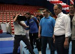 Gençlik ve Spor Bakanı Akif Çağatay Kılıç, Başbakan Ahmet Davutoğlu'nun Ankara Atatürk Spor Salonu'nda yapacağı Toplu Açılış Töreni öncesi çalışmaları inceledi.