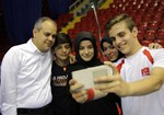 Gençlik ve Spor Bakanı Akif Çağatay Kılıç, Başbakan Ahmet Davutoğlu'nun Ankara Atatürk Spor Salonu'nda yapacağı Toplu Açılış Töreni öncesi çalışmaları inceledi.