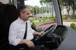 Gençlik ve Spor Bakanı Akif Çağatay Kılıç, Başbakan Ahmet Davutoğlu'nun Ankara Atatürk Spor Salonu'nda yapacağı Toplu Açılış Töreni öncesi çalışmaları inceledi.