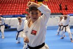 Gençlik ve Spor Bakanı Akif Çağatay Kılıç, Başbakan Ahmet Davutoğlu'nun Ankara Atatürk Spor Salonu'nda yapacağı Toplu Açılış Töreni öncesi çalışmaları inceledi.