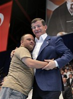 Başbakan Ahmet Davutoğlu ile Gençlik ve Spor Bakanı Akif Çağatay Kılıç, Gençlik ve Spor Bakanlığı’nın 190 adet Spor Tesisin açılışı ile 22 Adet Spor Tesisinin temel atma törenlerine katıldı.