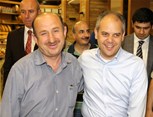 Gençlik ve Spor Bakanı Akif Çağatay Kılıç, Samsun Tekkeköy esnafını ziyaret etti.