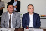 Gençlik ve Spor Bakanı Akif Çağatay Kılıç, Samsun'un Vezirköprü İlçesi'nde sivil toplum kuruluşları temsilcileri ile kahvaltı programında bir araya geldi.