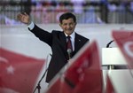 Cumhurbaşkanı Recep Tayyip Erdoğan ve Başbakan Ahmet Davutoğlu ile Gençlik ve Spor Bakanı Akif Çağatay Kılıç, İstanbul'un Fethi'nin 562. Yıl Dönümü Kutlamalarına katıldı.