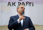 Gençlik ve Spor Bakanı Akif Çağatay Kılıç, Samsun'un Tepecik Mahallesi'nde hemşehrileri ile bir araya geldi.