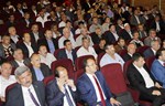 Gençlik ve Spor Bakanı Akif Çağatay Kılıç, Samsun'un Vezirköprü İlçesi muhtarları ile bir araya geldi.