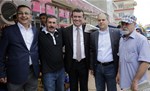 Gençlik ve Spor Bakanı Akif Çağatay Kılıç, Samsun'un Atakum İlçesi'nde esnaf ziyaretinde bulundu.