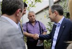 Gençlik ve Spor Bakanı Akif Çağatay Kılıç, İlyasköy Mahallesi esnafını ziyaret etti.