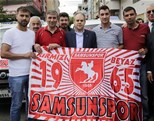 Gençlik ve Spor Bakanı Akif Çağatay Kılıç, İlyasköy Mahallesi esnafını ziyaret etti.
