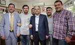 Gençlik ve Spor Bakanı Akif Çağatay Kılıç, İlyasköy Mahallesi esnafını ziyaret etti.