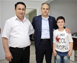 Gençlik ve Spor Bakanı Akif Çağatay Kılıç, İlyasköy Mahallesi esnafını ziyaret etti.